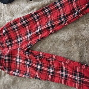 Cat and jack red and black pajamas bottoms m 7/8